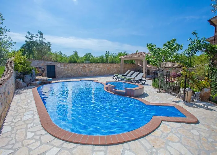 Manuel With Swimming Pool 4*