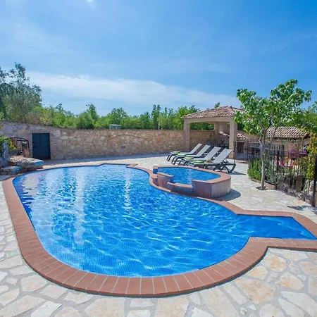 Manuel With Swimming Pool 4*