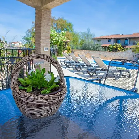 Manuel With Swimming Pool 4*